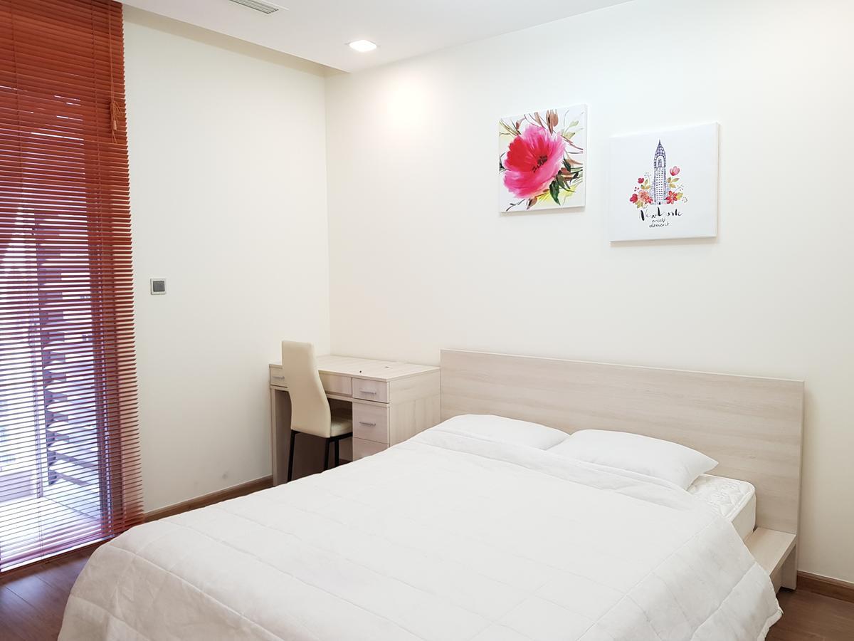 The Berry Vinhomes Luxury Apartments Хошимин Екстериор снимка